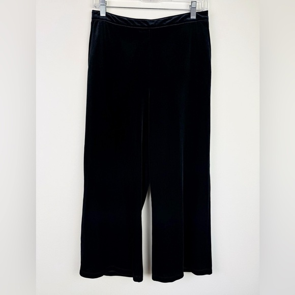 Abercrombie & Fitch Black Velvet Crop Pants - Picture 3 of 11